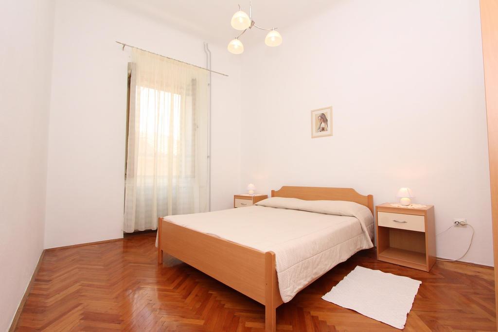 Apartment Riki Rovigno Esterno foto