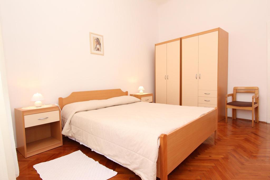Apartment Riki Rovigno Esterno foto