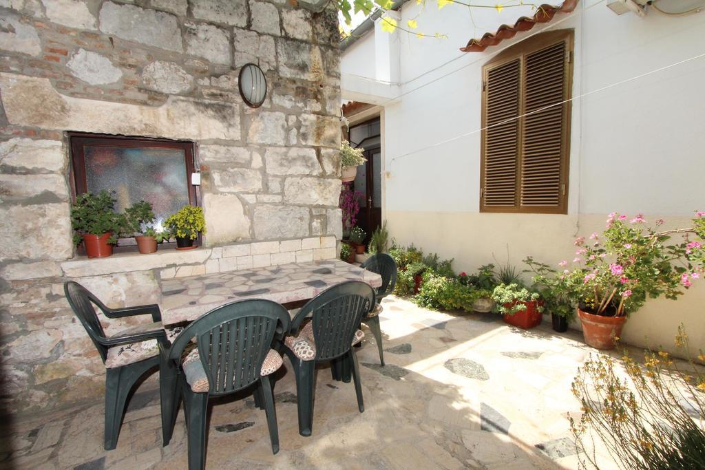 Apartment Riki Rovigno Esterno foto