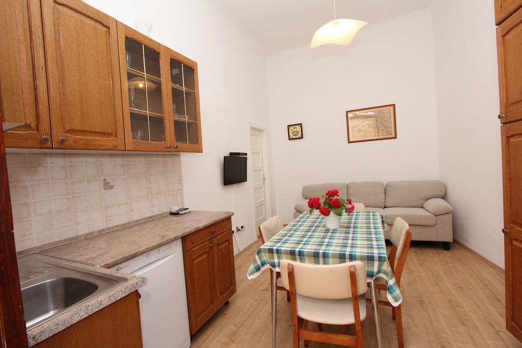 Apartment Riki Rovigno Esterno foto