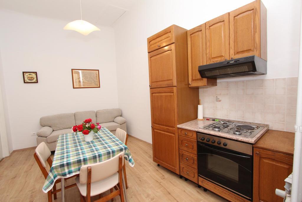 Apartment Riki Rovigno Esterno foto